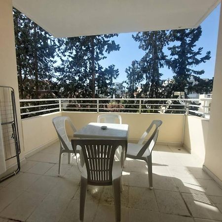Sunny 2 Bedroom Larnaca Center Екстериор снимка