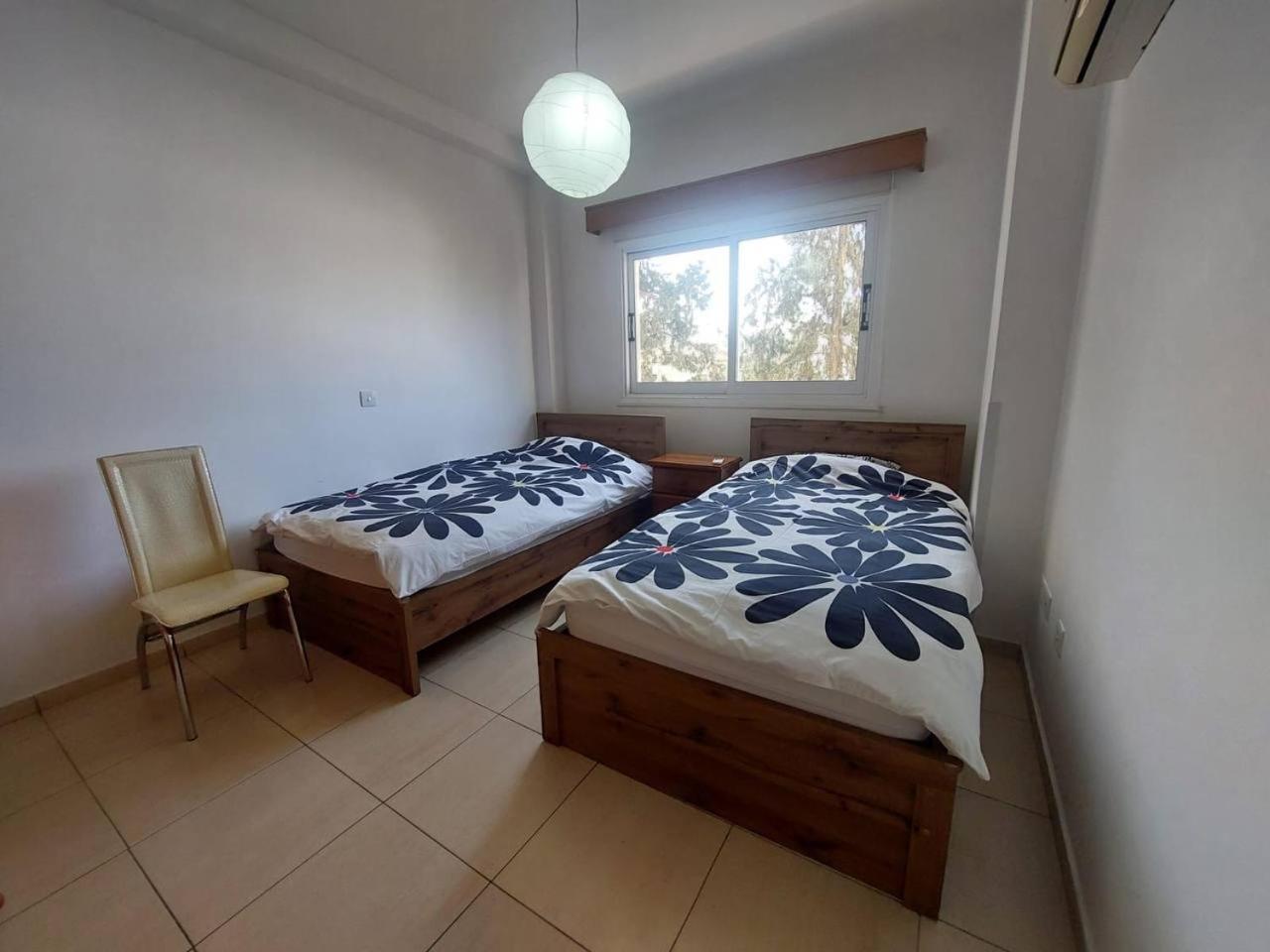 Sunny 2 Bedroom Larnaca Center Екстериор снимка