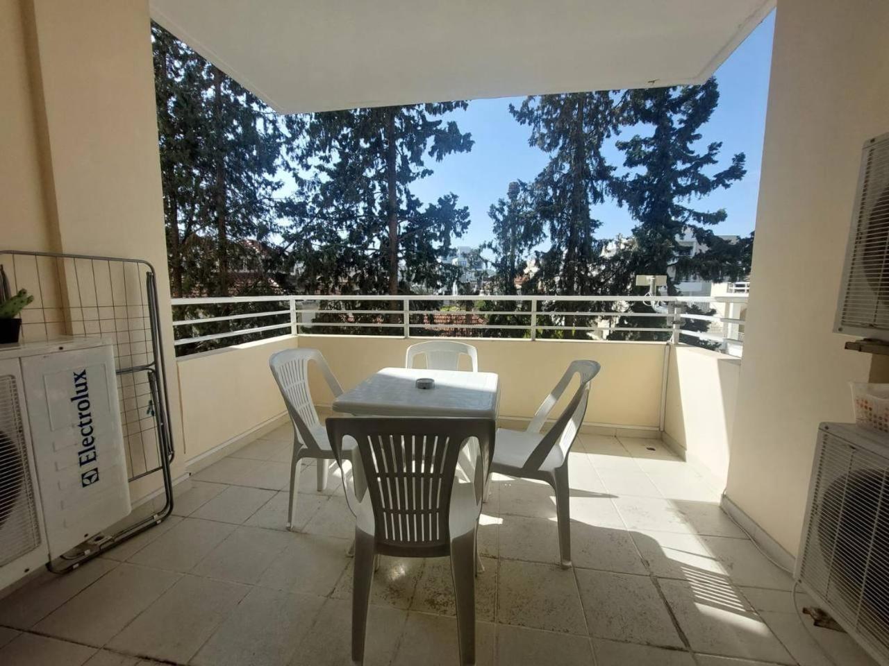 Sunny 2 Bedroom Larnaca Center Екстериор снимка
